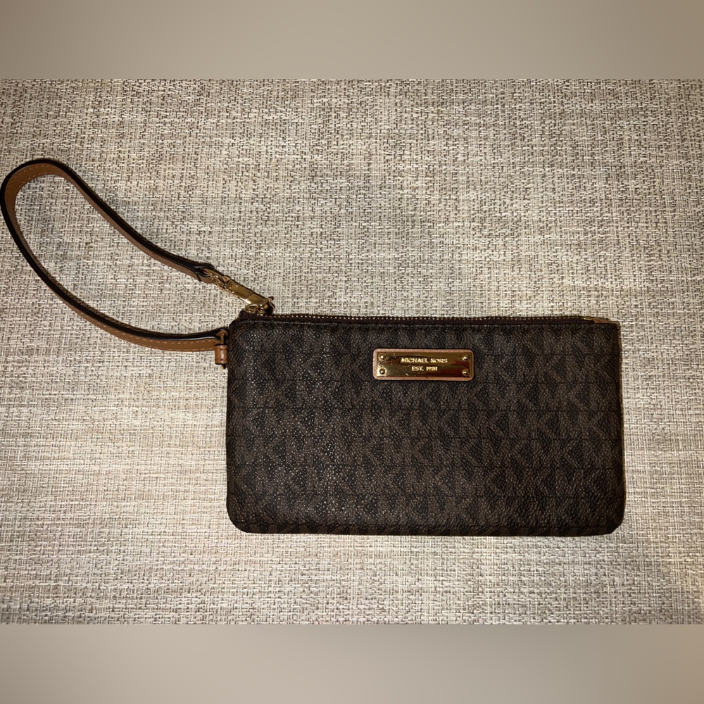 Michael Kors Wristlet